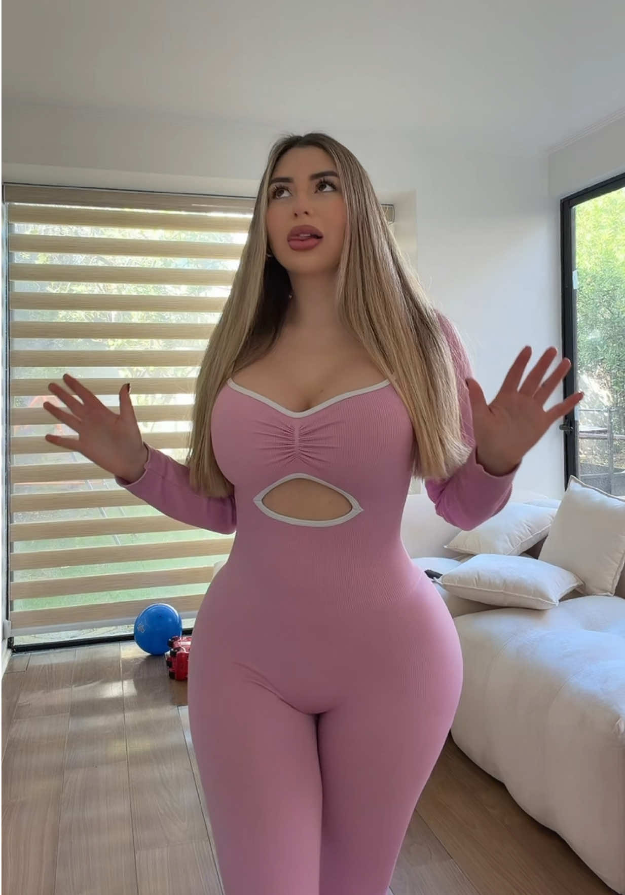 @juliannaaadiaz
