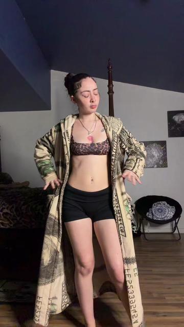 @whitegirl