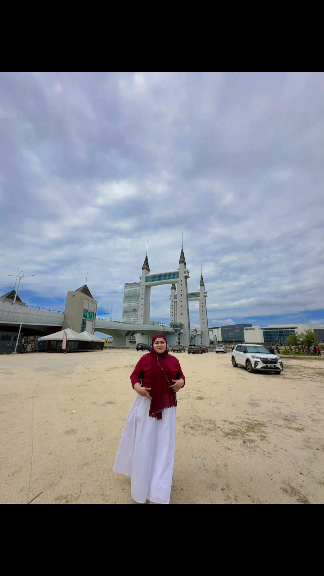 @Aini Fira