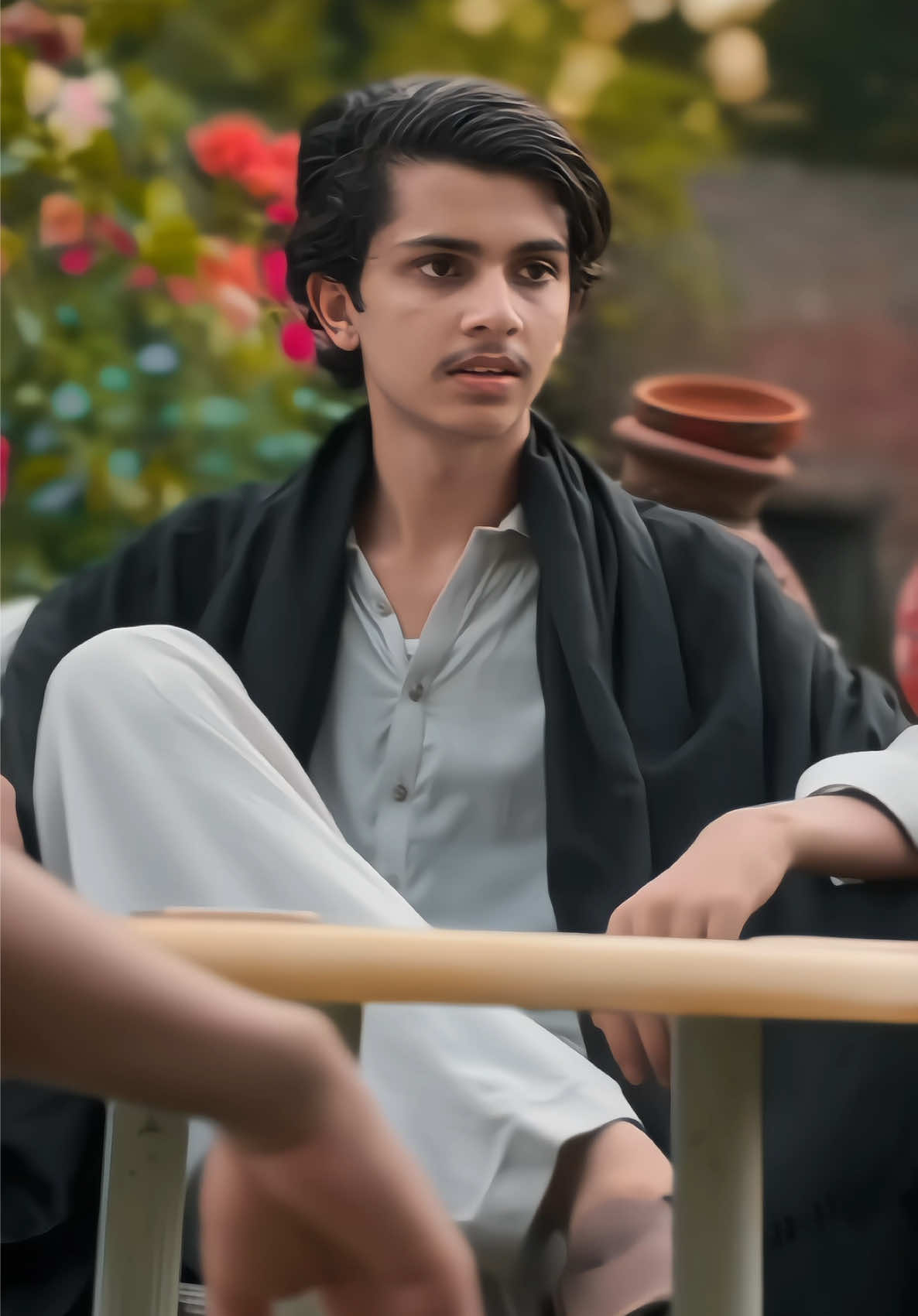 @👑 𝑰𝑫𝑹𝑬𝑬𝑺 𝑲𝑯𝑨𝑵 👑