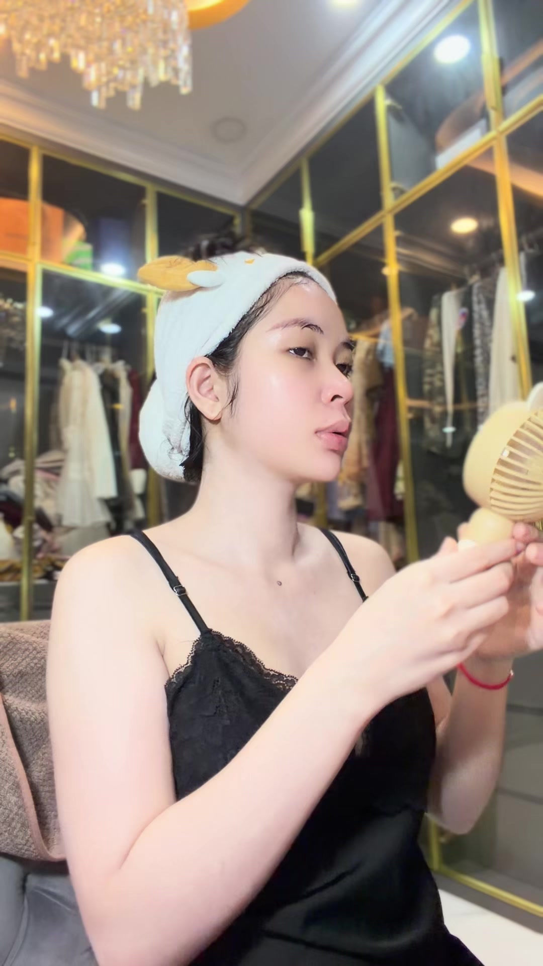 @ម្លិះ-Malish