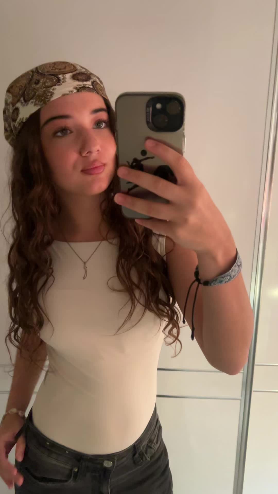 @elisaa