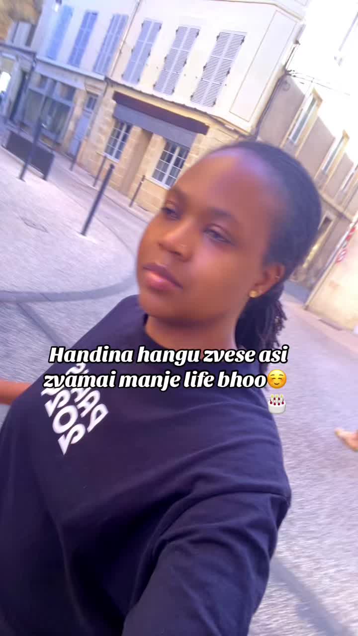 @launa🇿🇼🇫🇷
