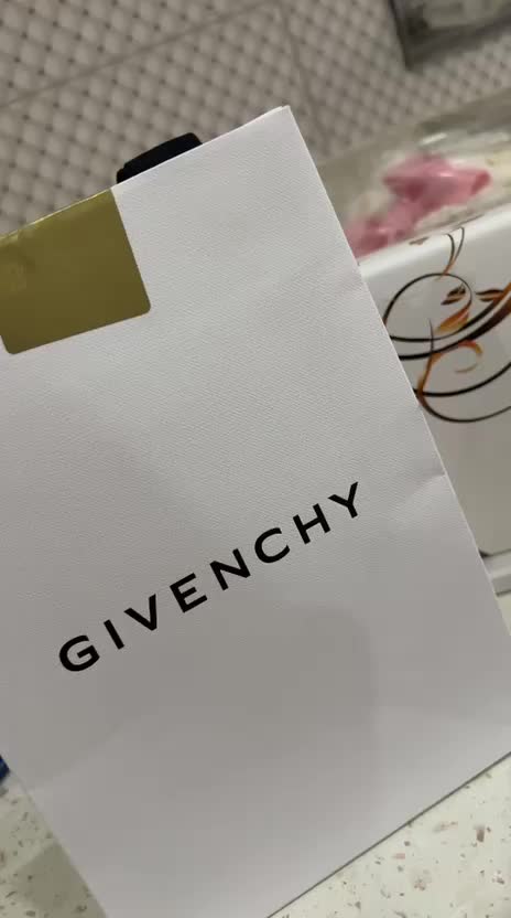 @G)