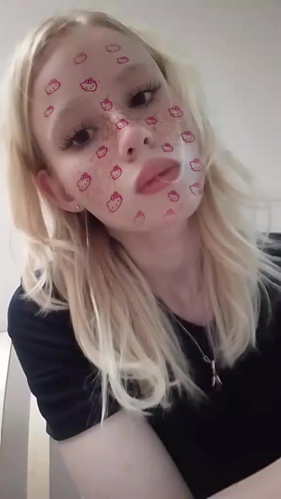 @Анютки🌛