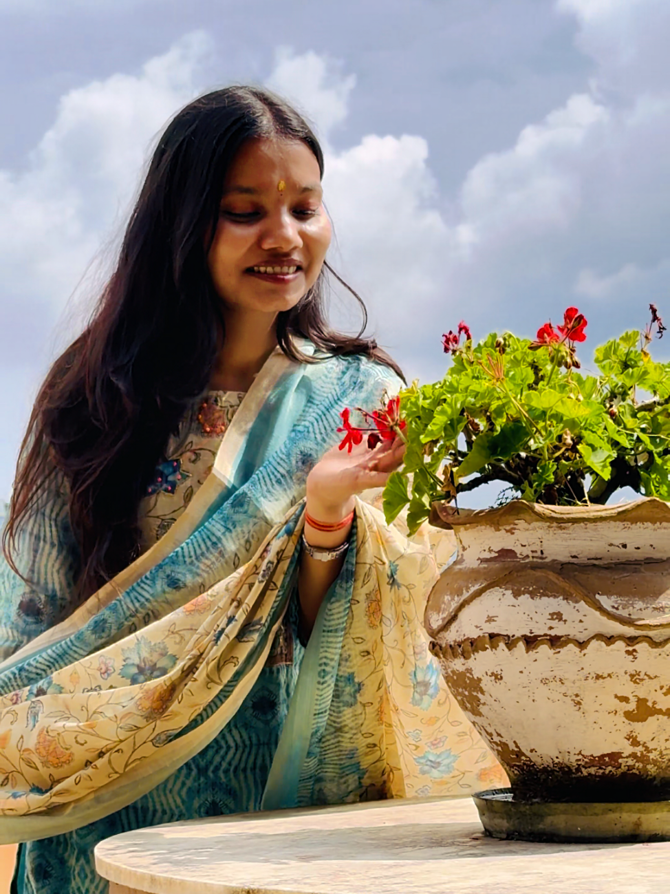 @शोना 💫