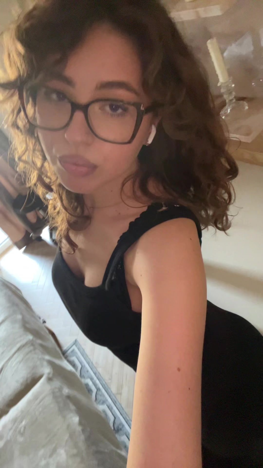 @🦅