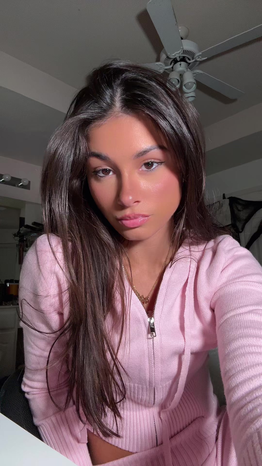 @ashlynn conway 🫧⋆。˚