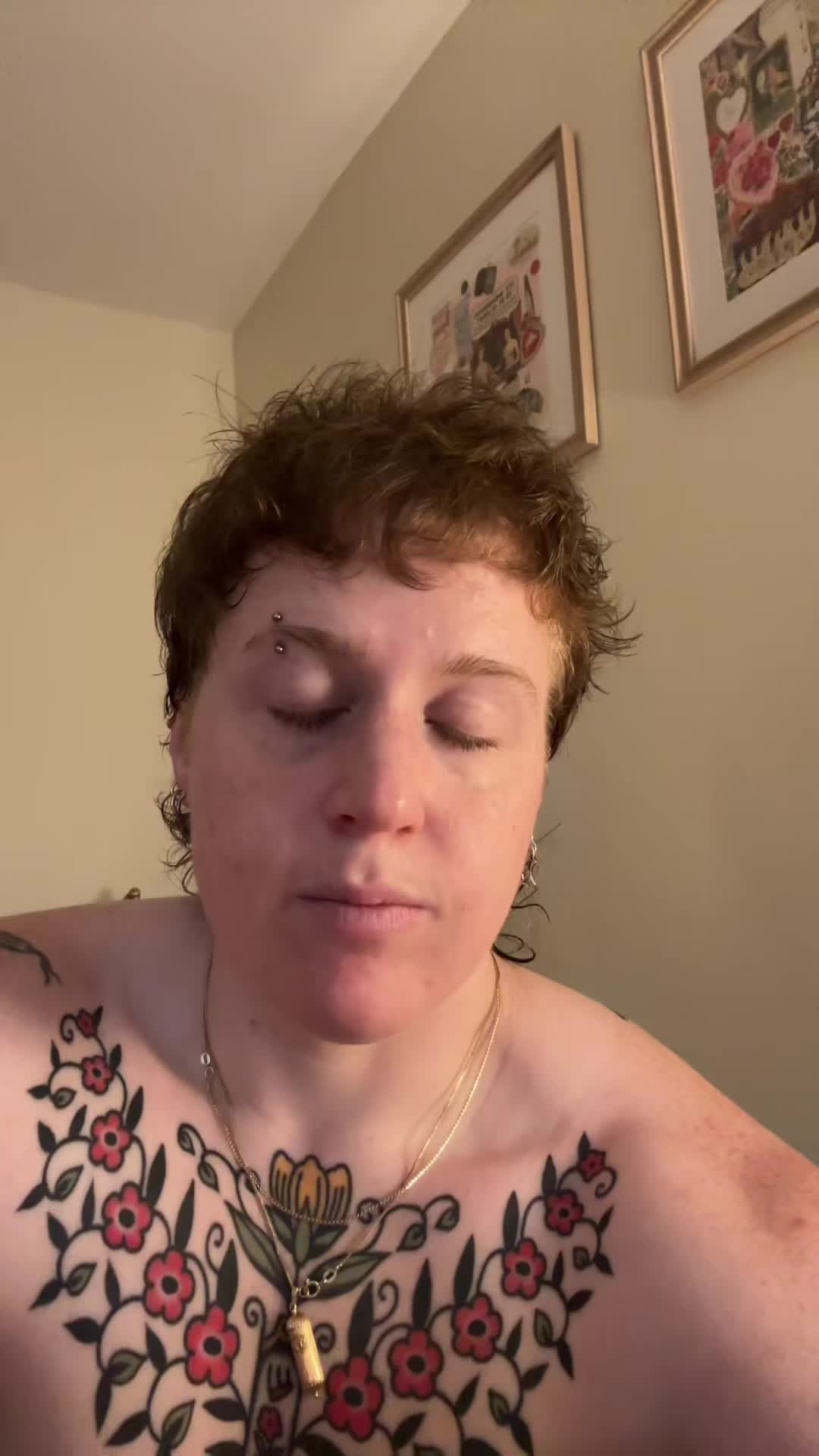 @lesbianlifts