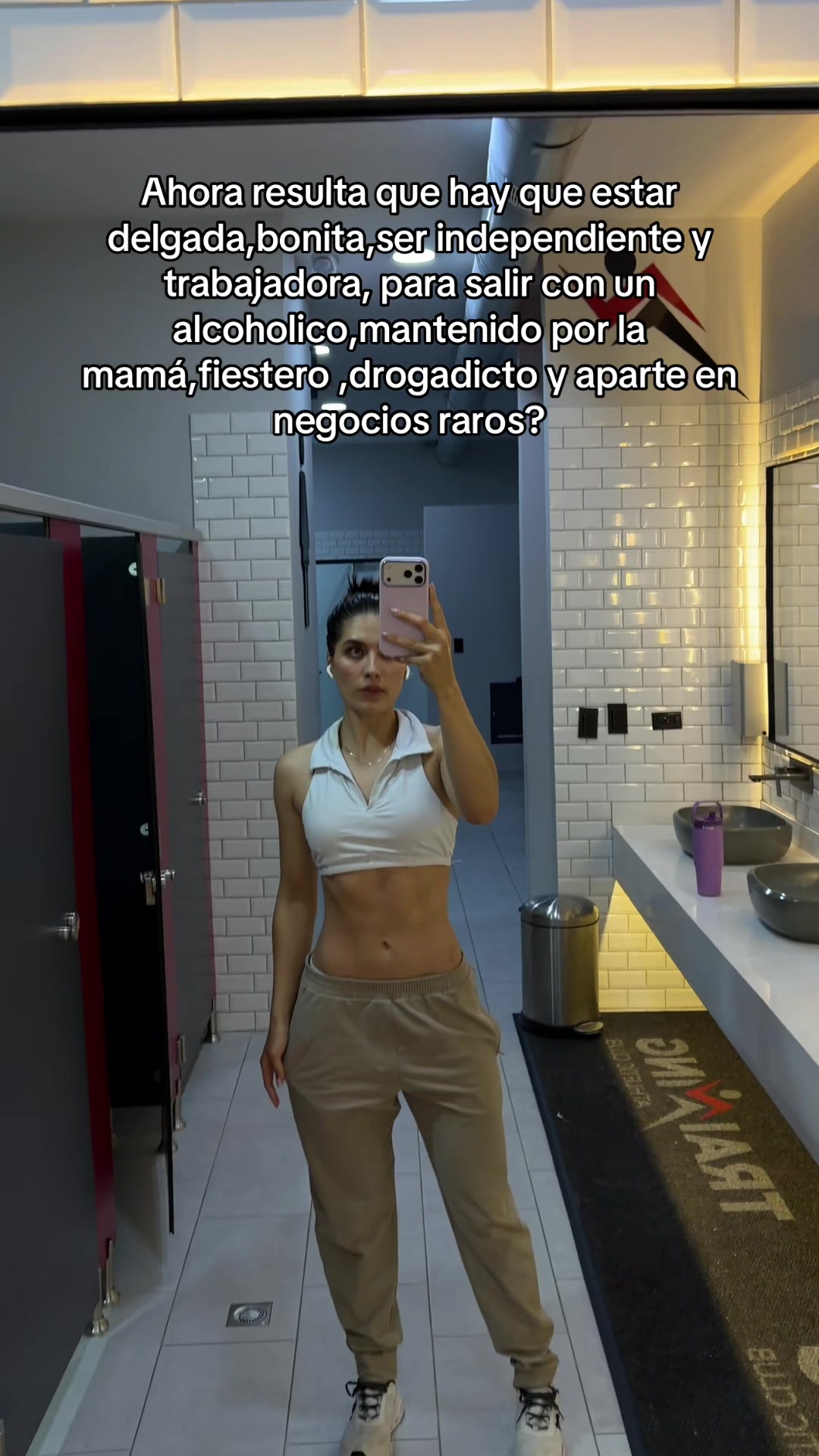@Laura Velasquez