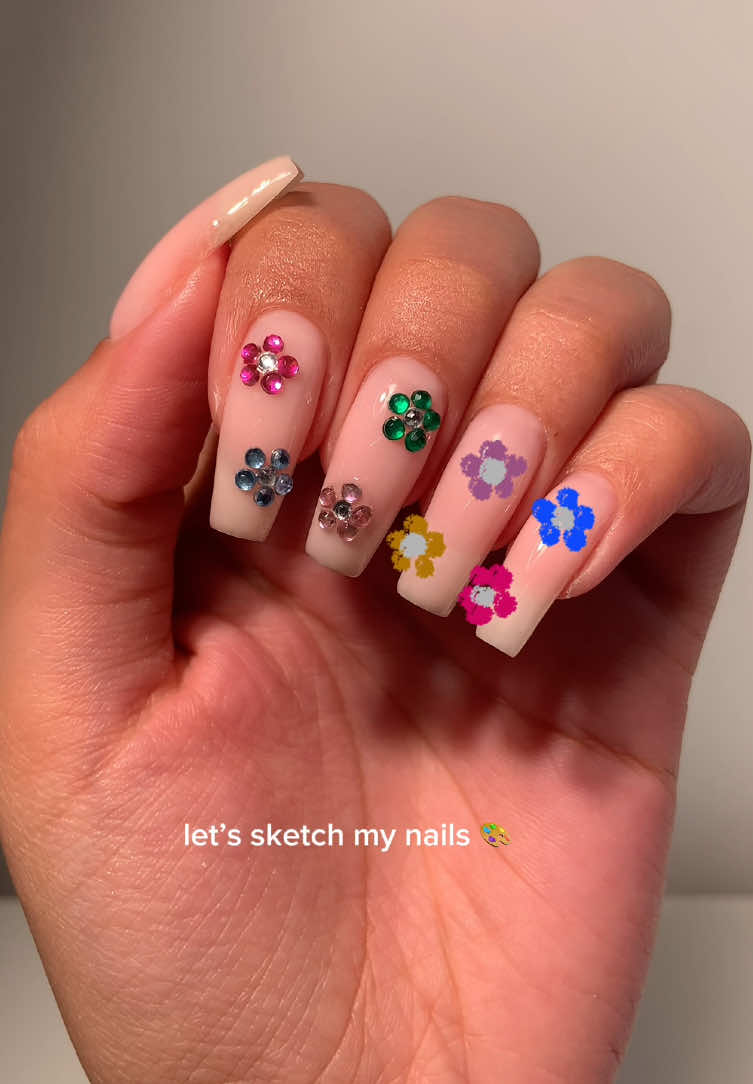 @denasnails ☆