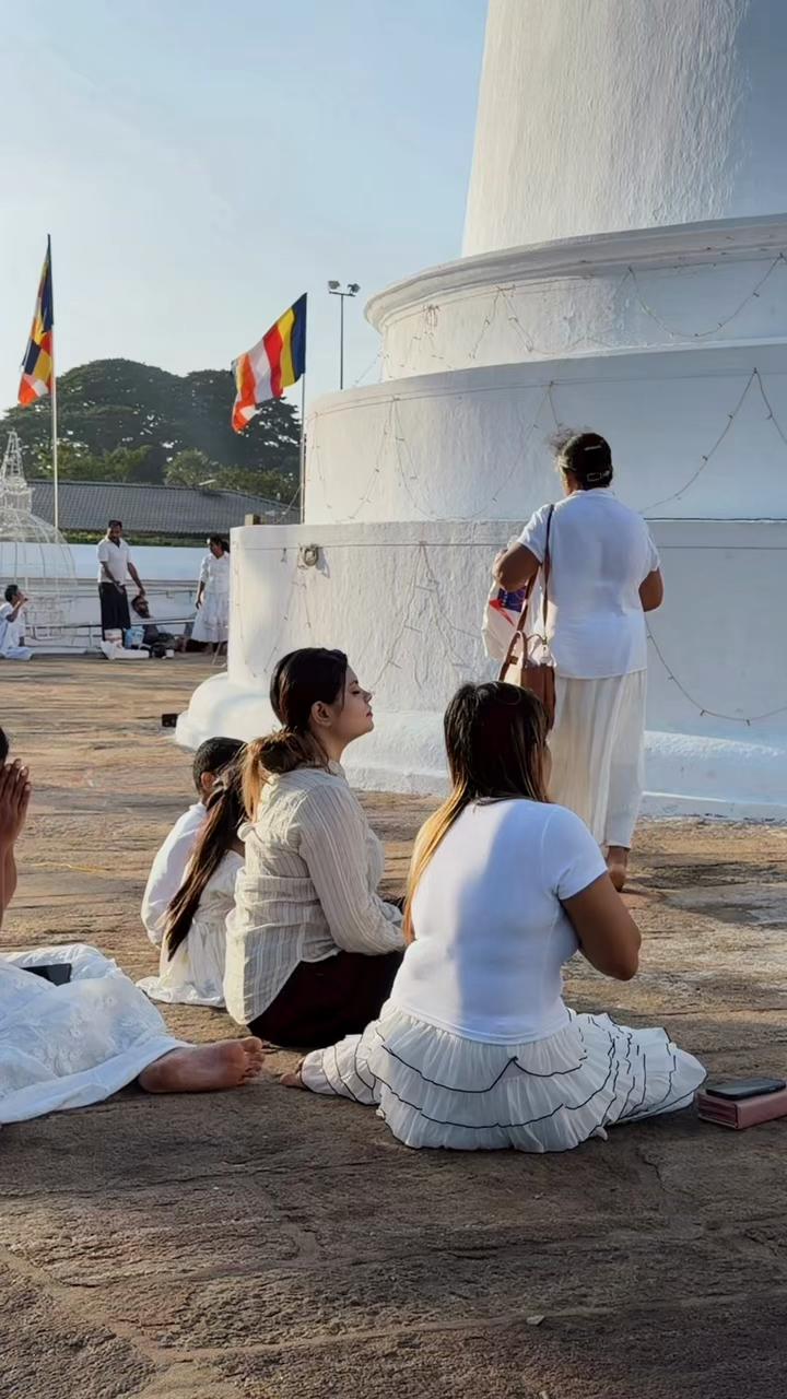 @kaushi kaluarachchi &trade;️
