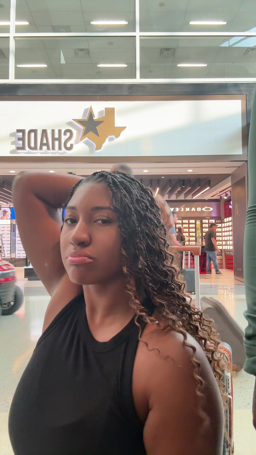 @jazmyneshai