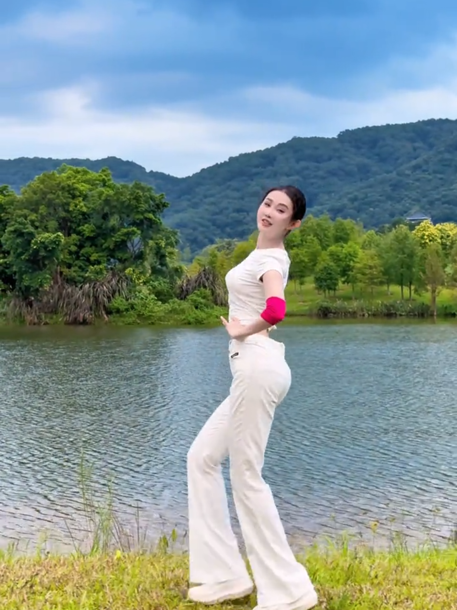 @Sally 雪莉 大笑笑