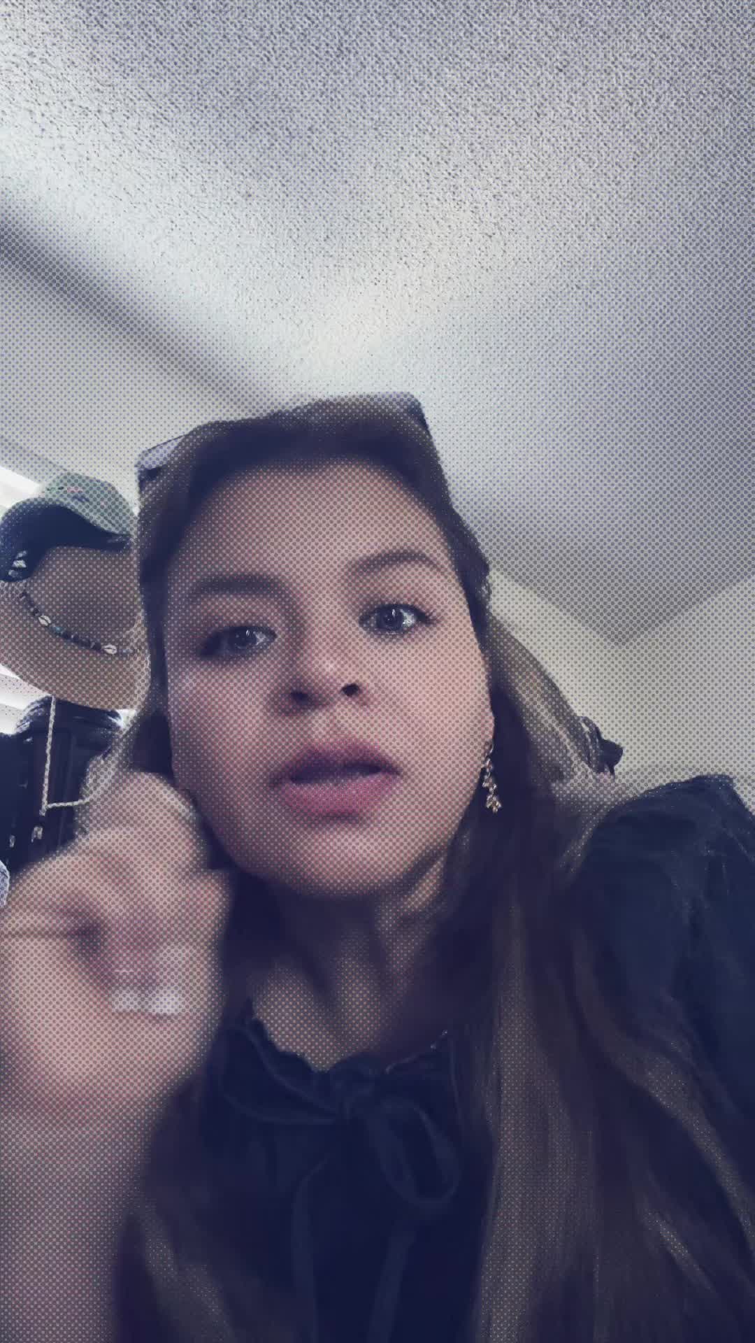 @Hi 😜