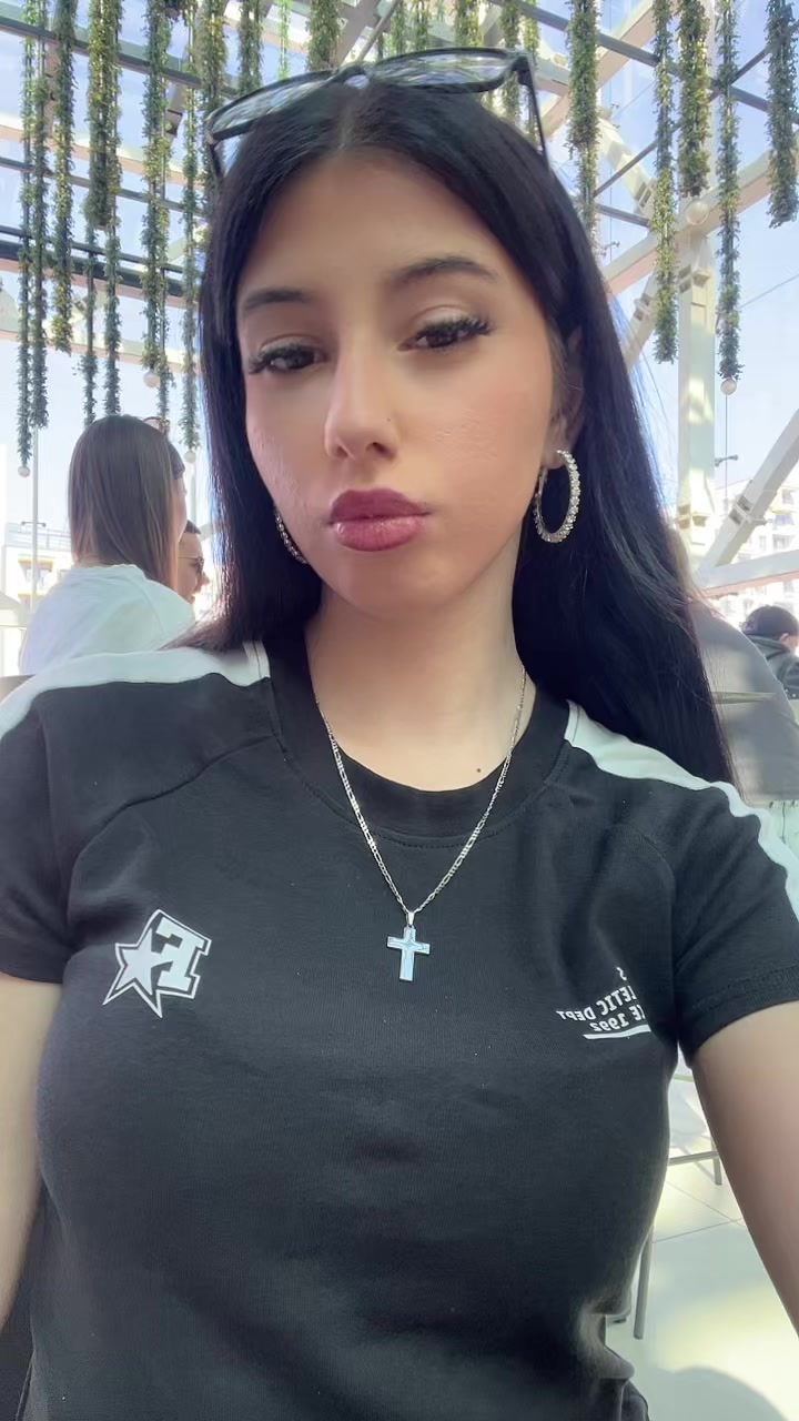 @🫦