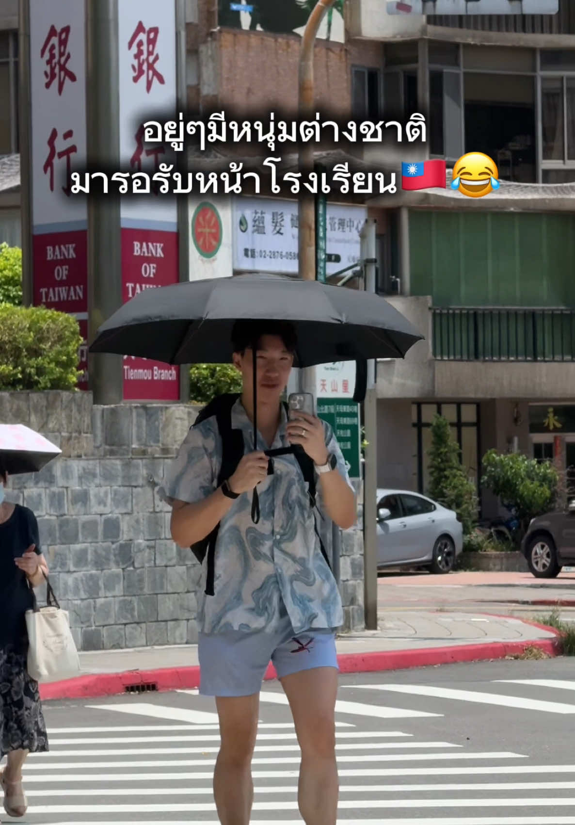 @kim.and.chris 🇹🇭🇺🇸
