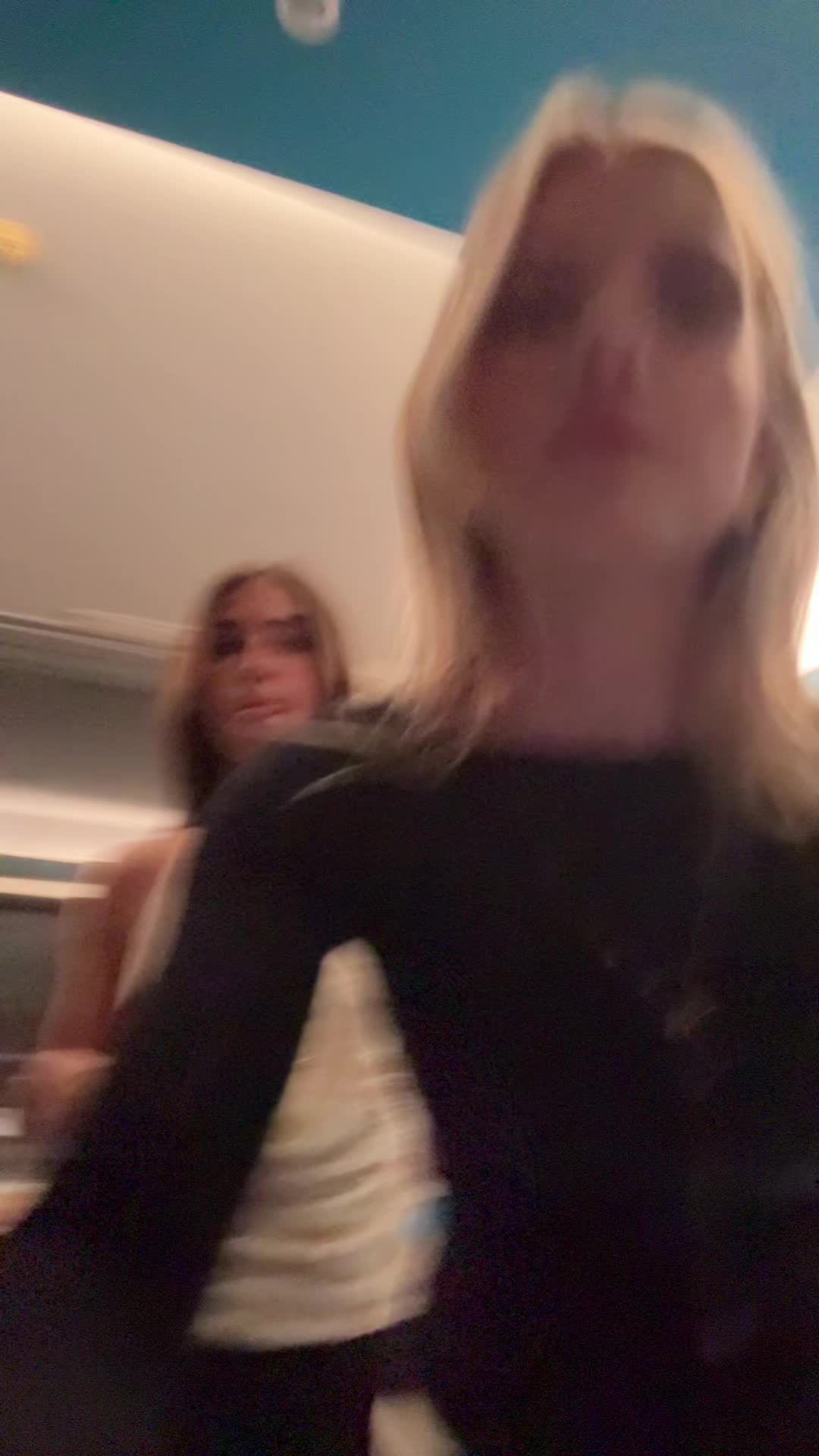 @lily