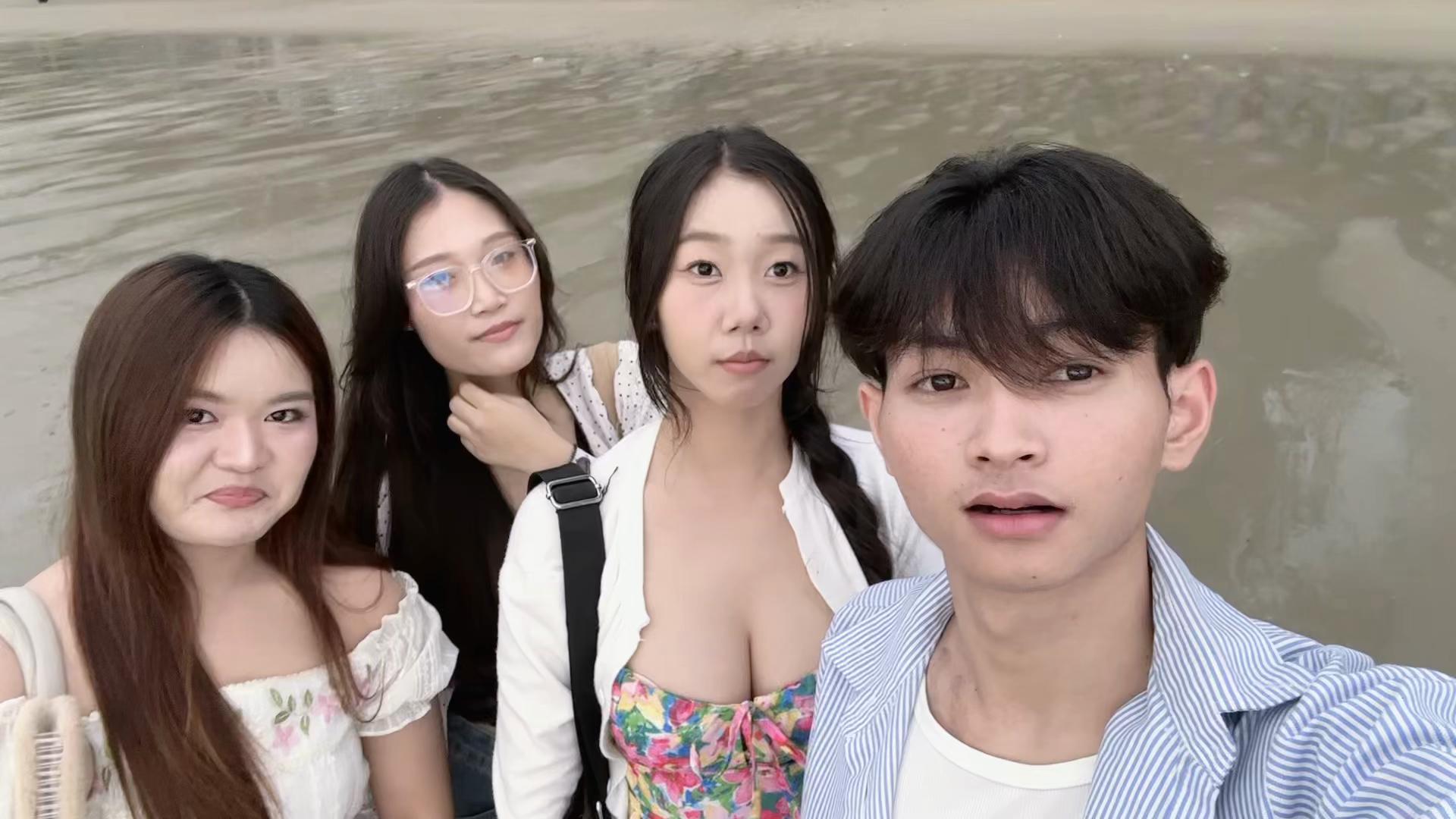 @พนิ