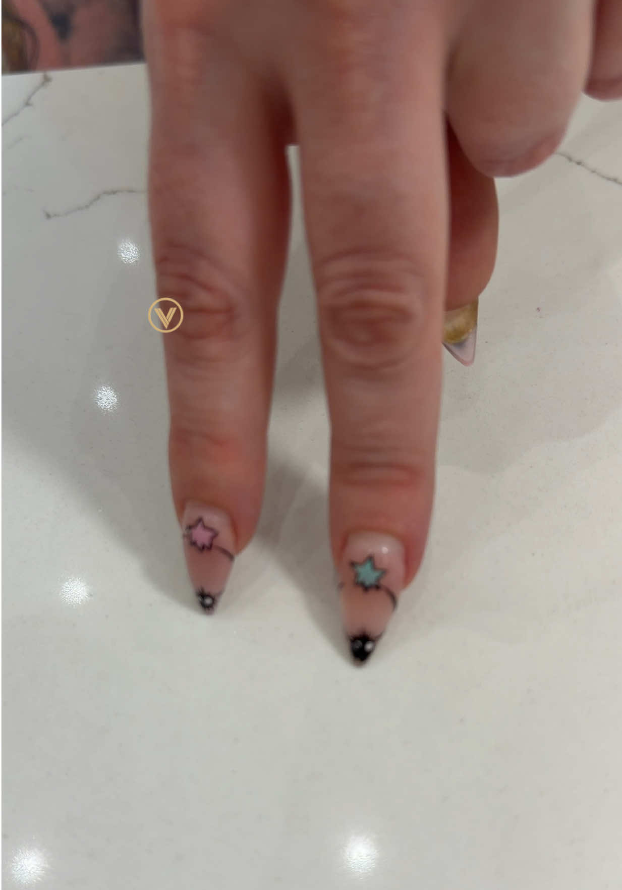 @velvet nails kw