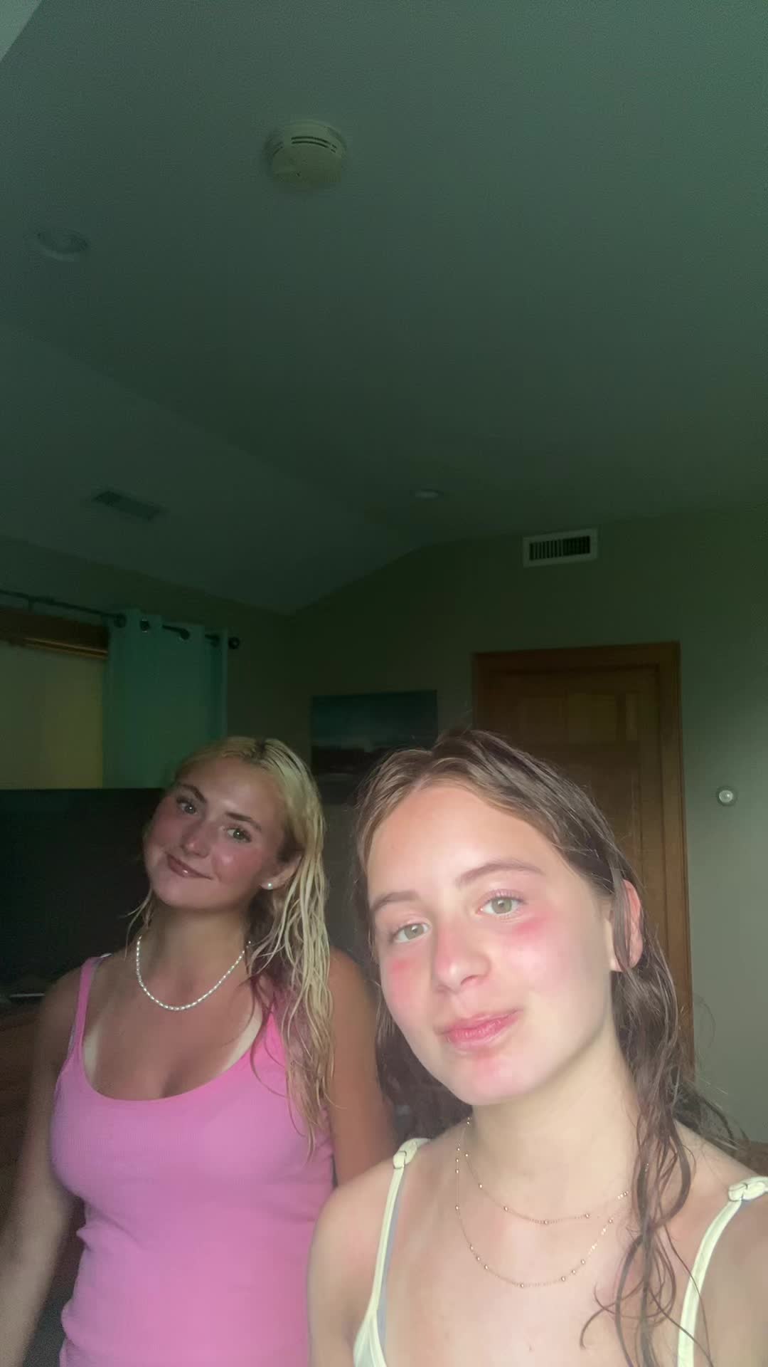 @Bella