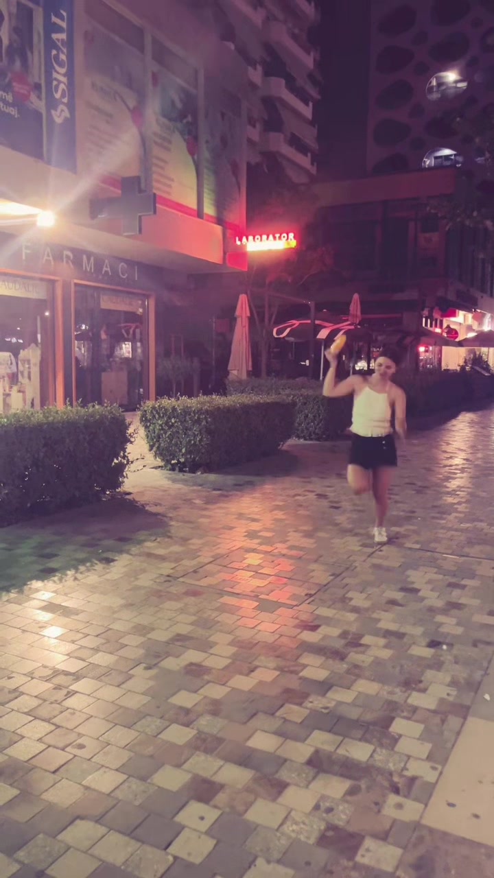 @Ella