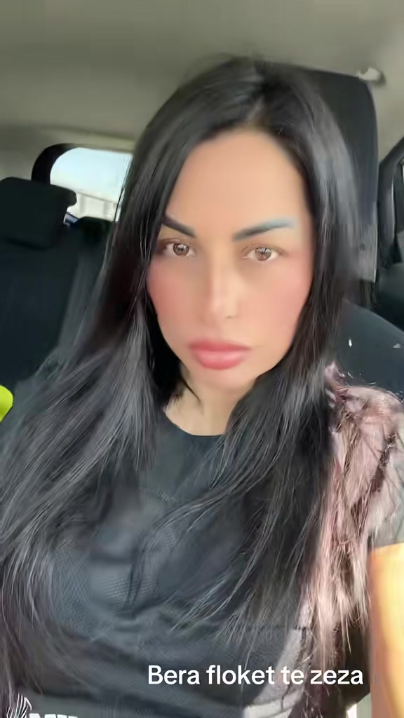 @Desyreal10