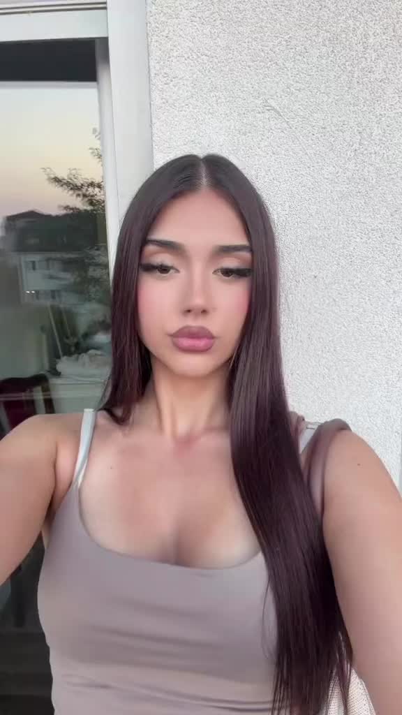 @🦅