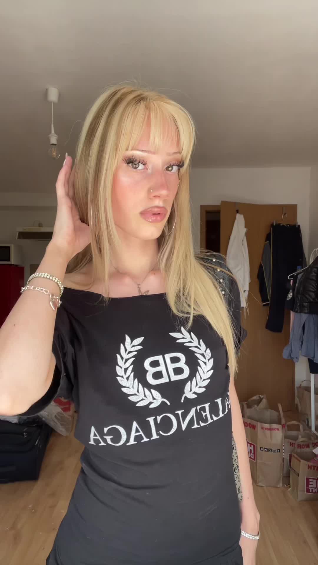 @👸🏼