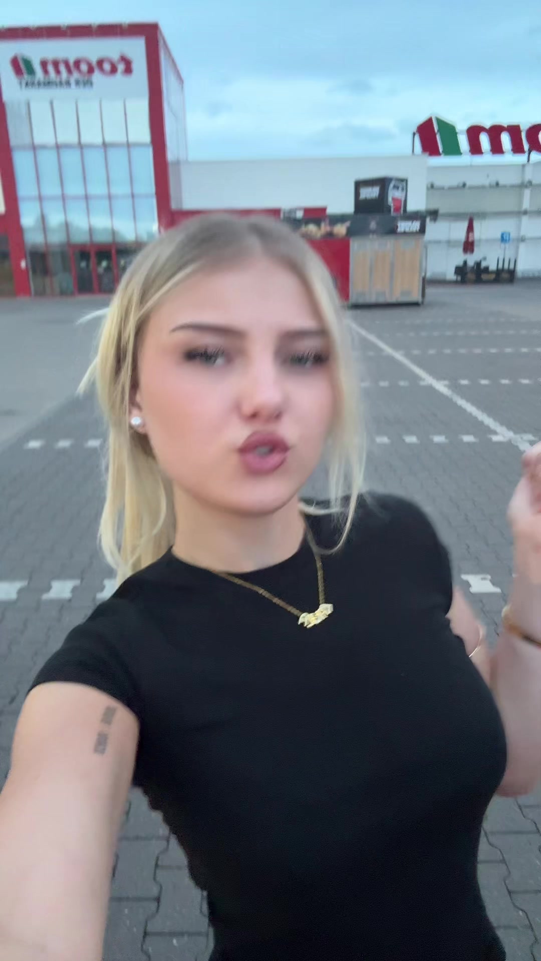 @XYZ