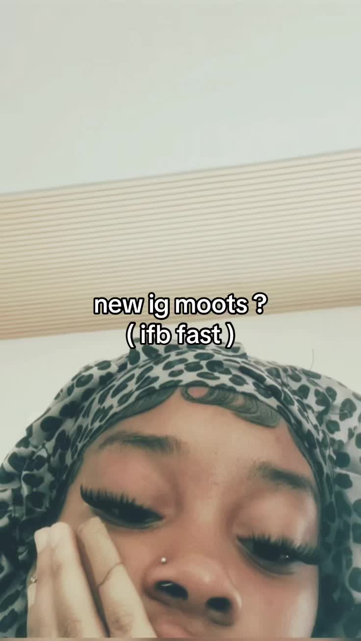 @ᥫ᭡.