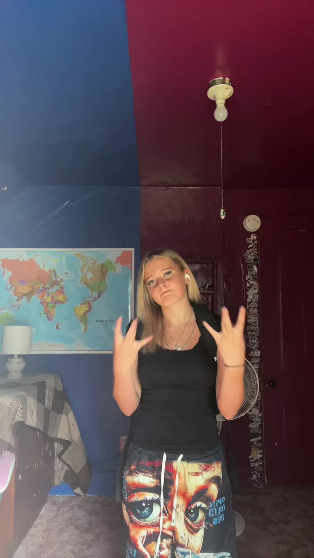 @ツ