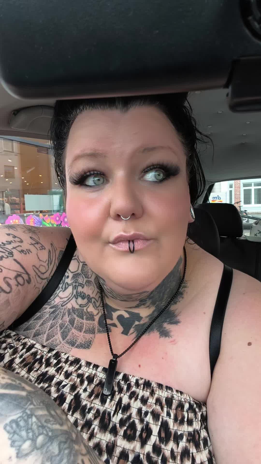 @ChuckyDerMörderMops