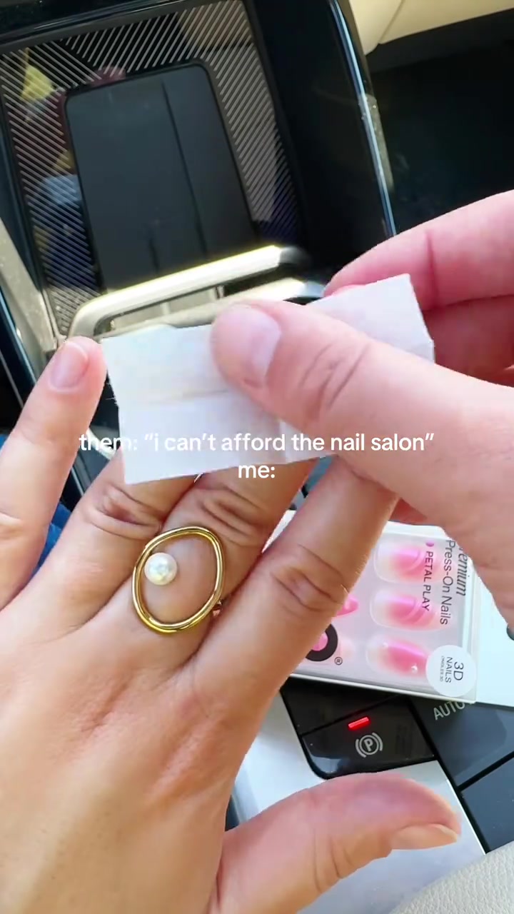 @Nailboo