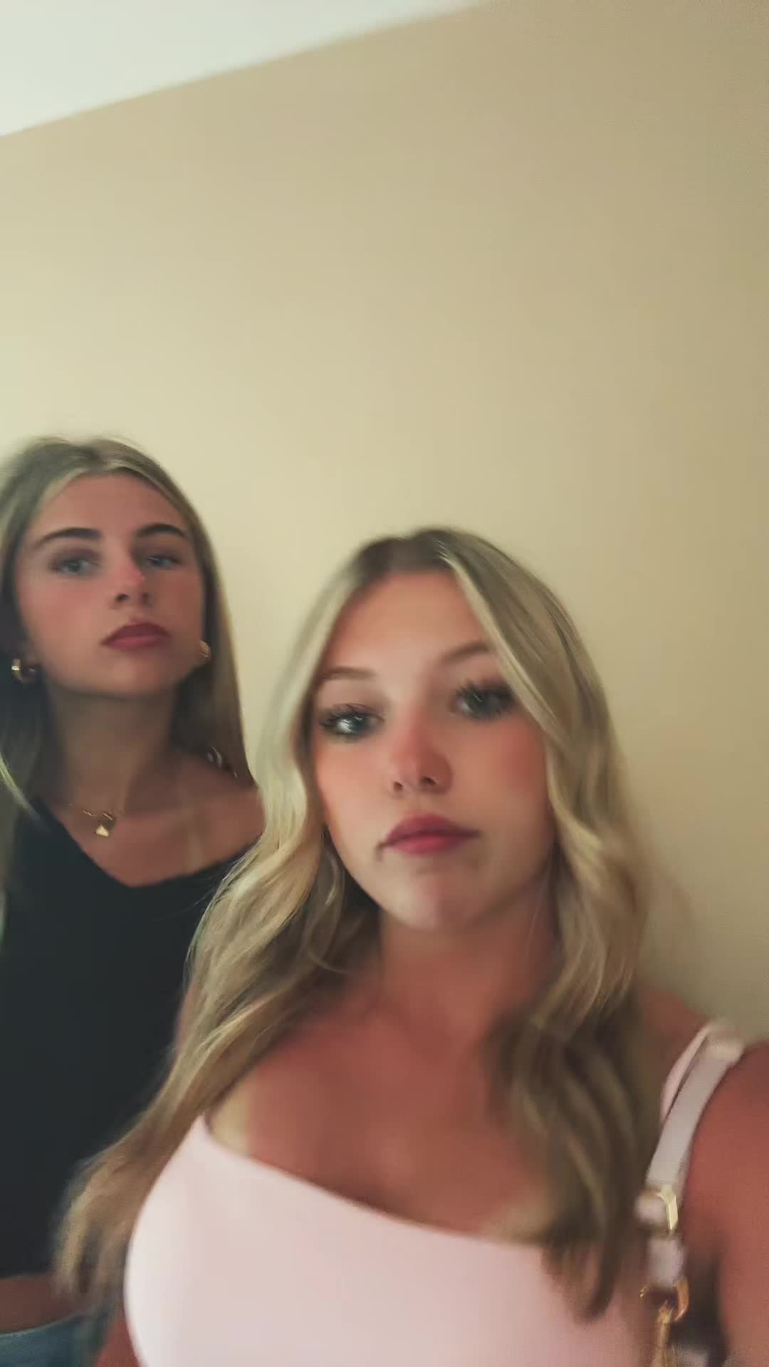@liviapeters🧜🏻&zwj;♀️🫧🧁