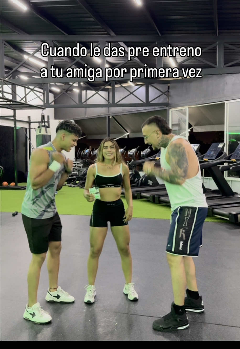 @Dayana🦋