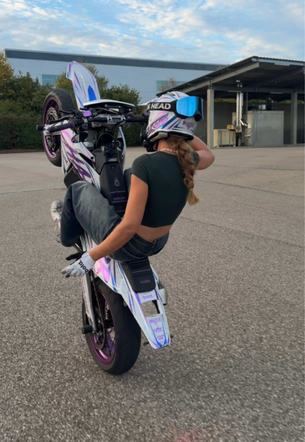 @Wheelie Girl