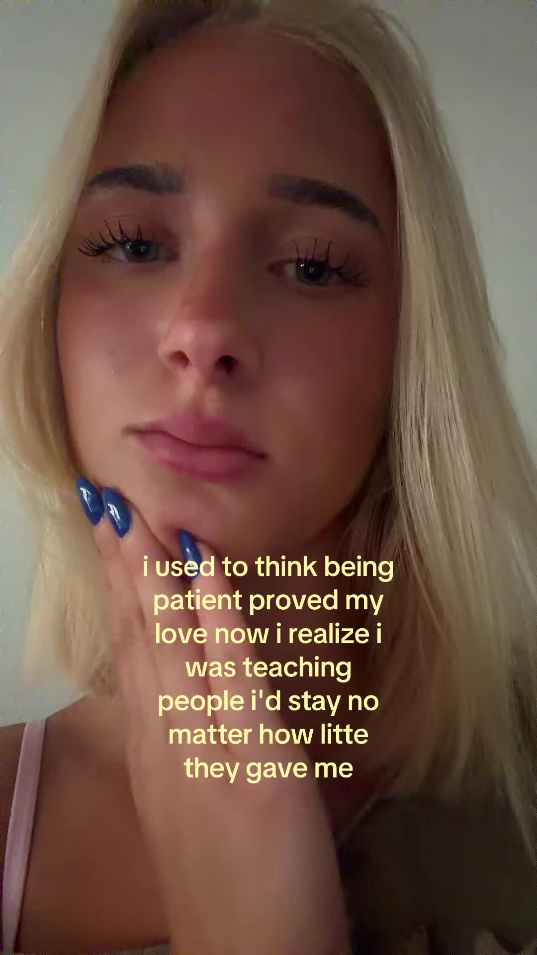 @theelliebarker