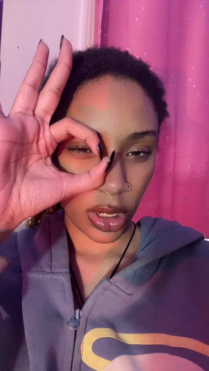 @𝘖𝘯𝘭𝘺𝘴𝘰𝘯𝘥𝘦𝘳