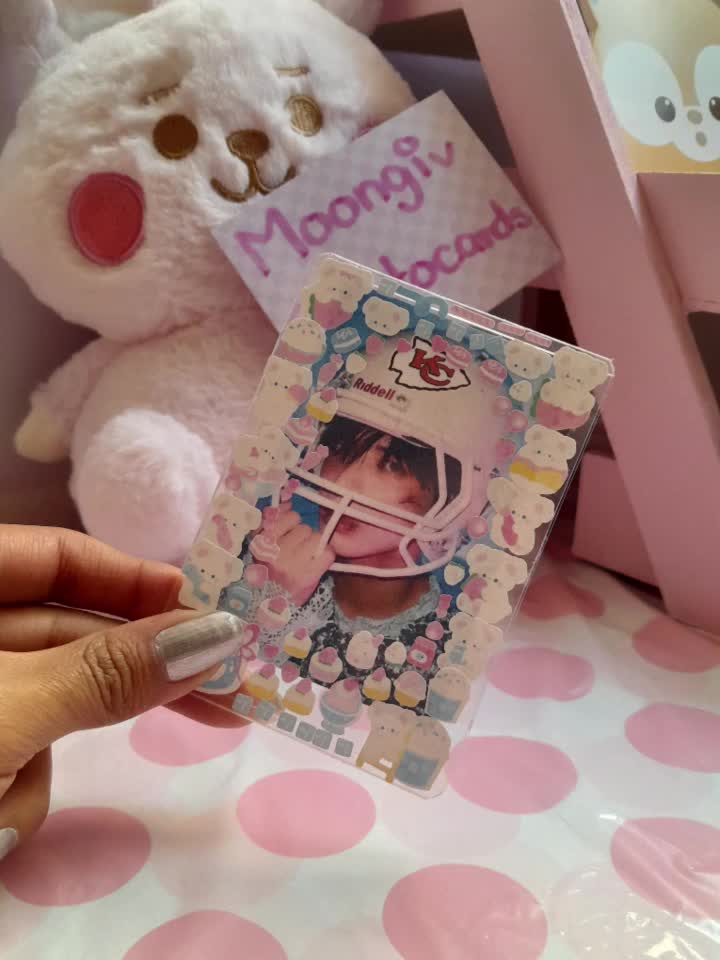 @Moongiv Photocards 🩷