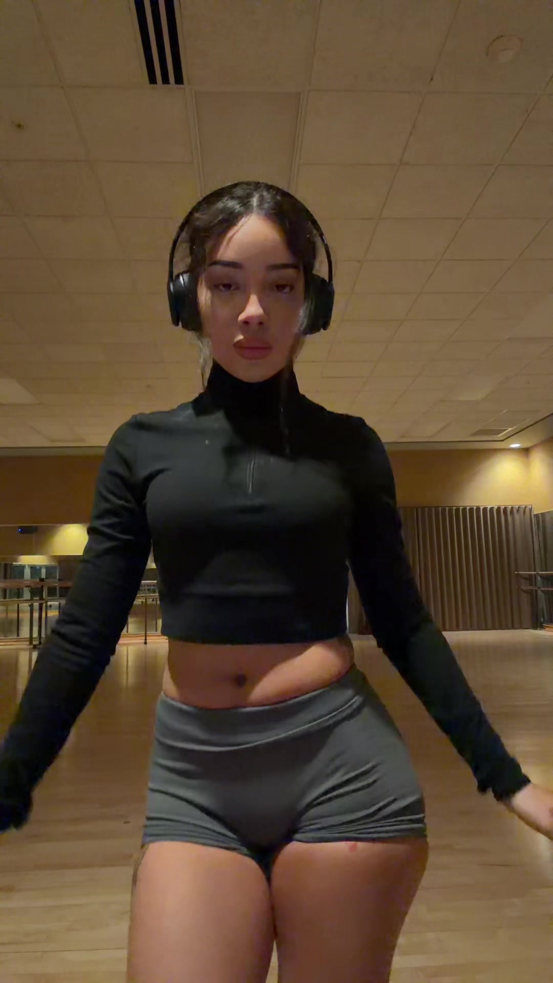 @Bella