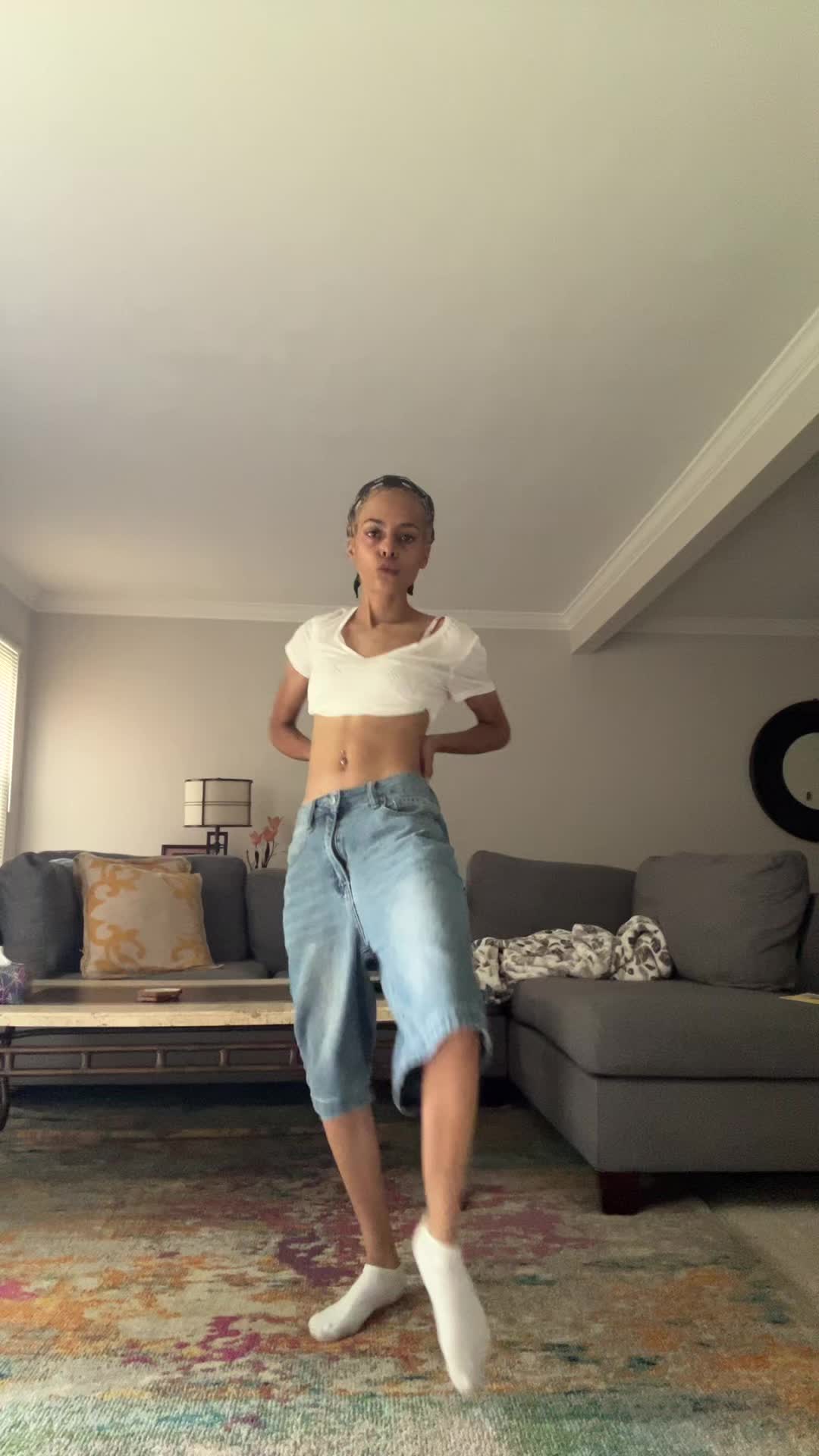 @nosmilingnini