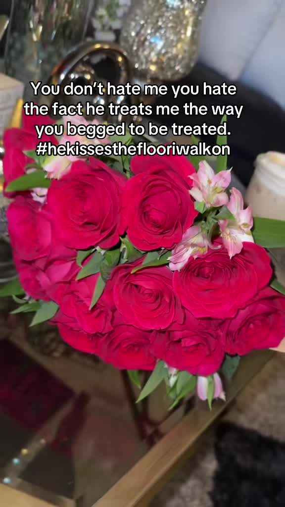 @blossom_cafe_queen