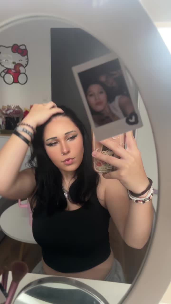 @nikolomia