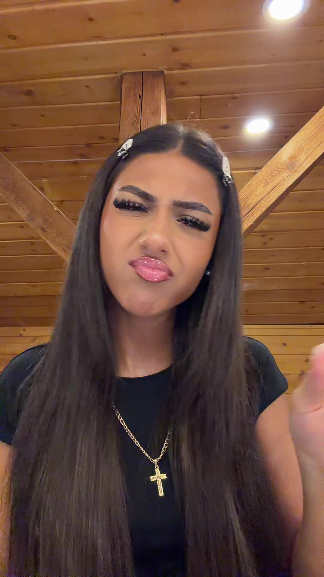 @𝐋𝐔𝐃𝐖𝐈𝐆𝐒𝐁𝐔𝐑𝐆✌🏽