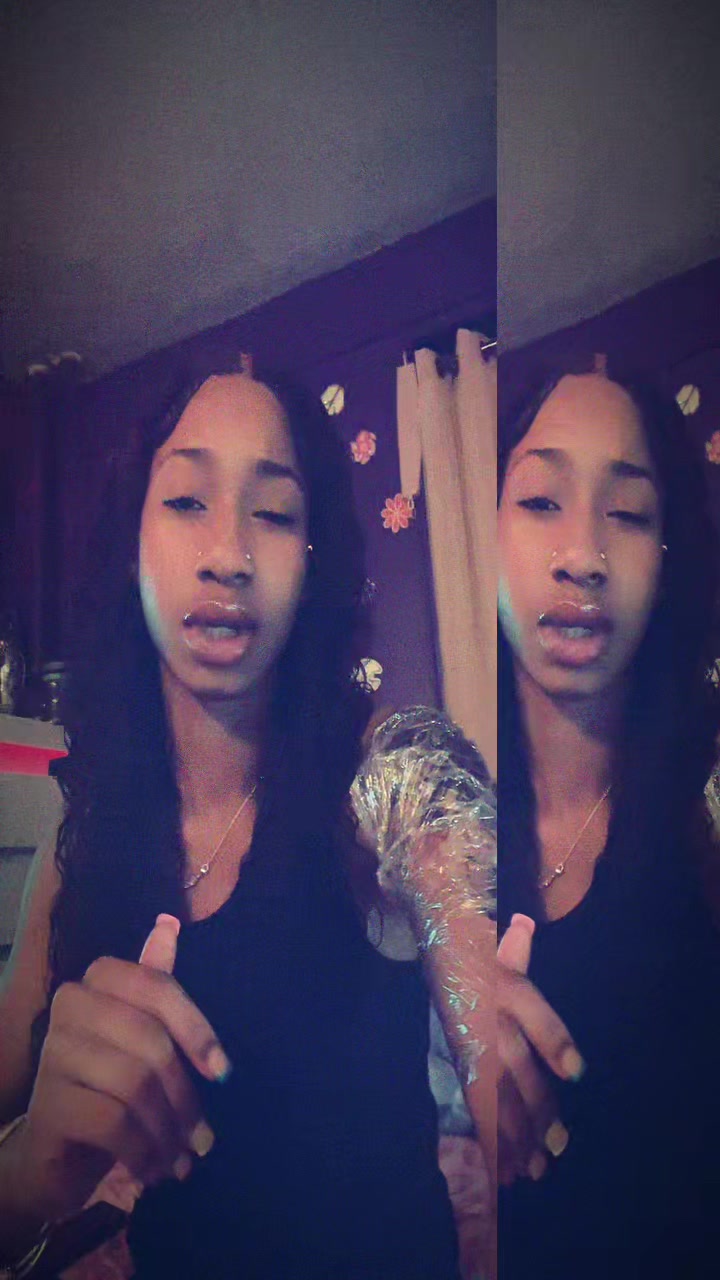 @Imwhatyourhoneeds_