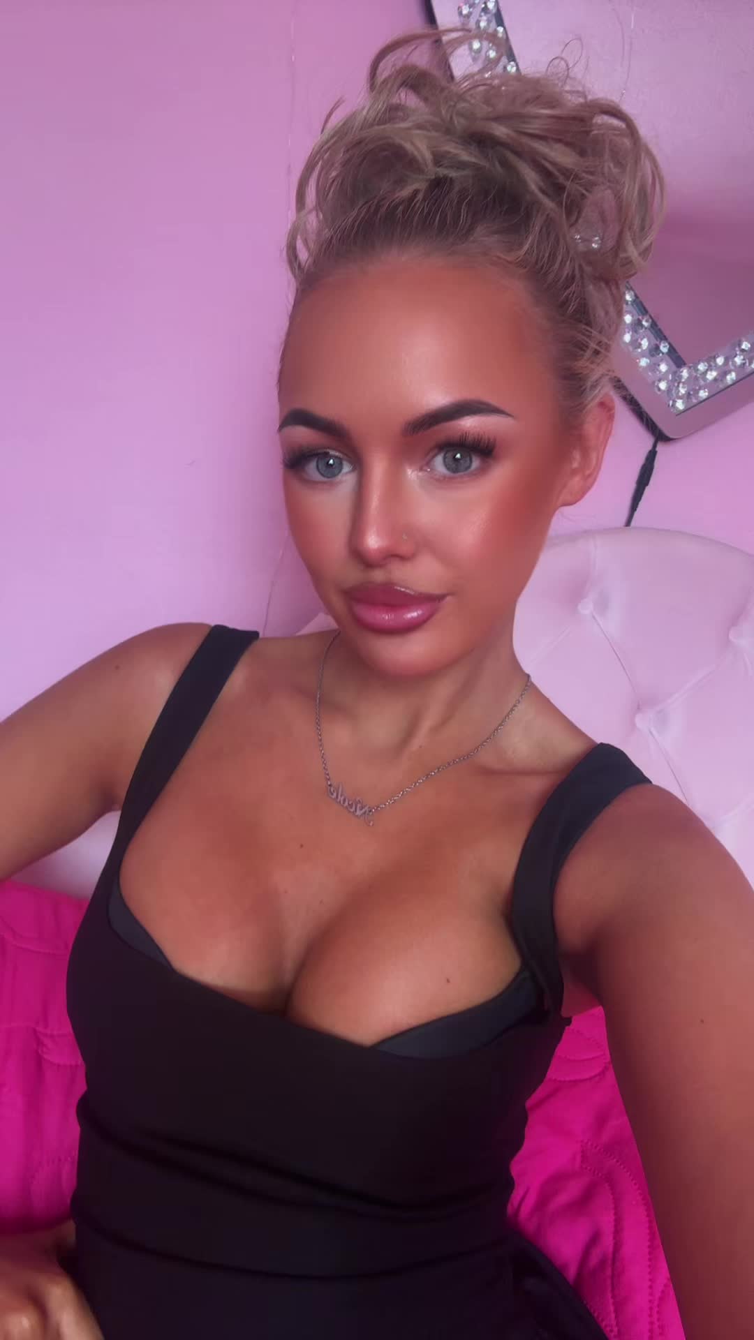 @Nicole Kay White👸🏼