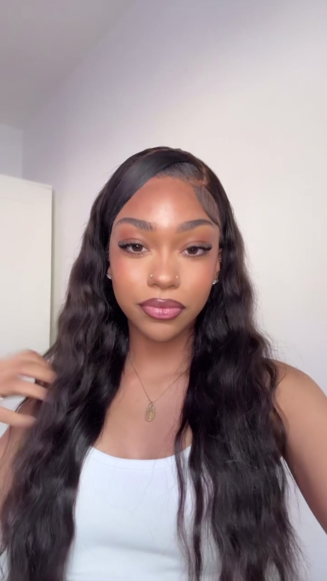 @𝒜𝓃𝒶𝒾𝓈