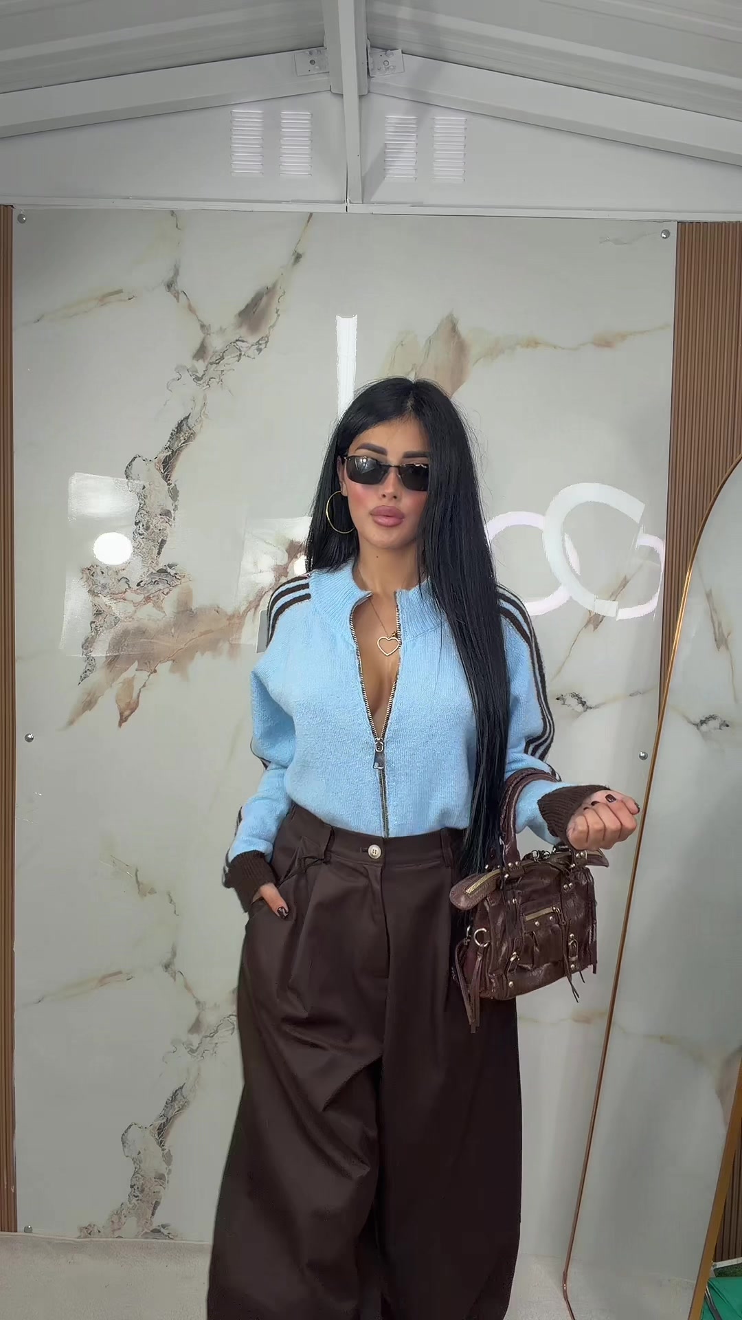 @Iconic look