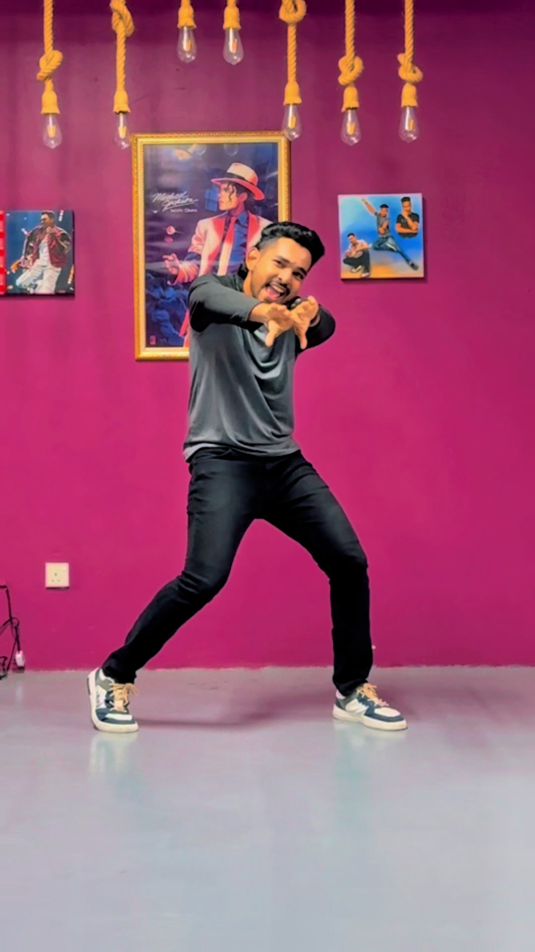 @Pavithran Dancer